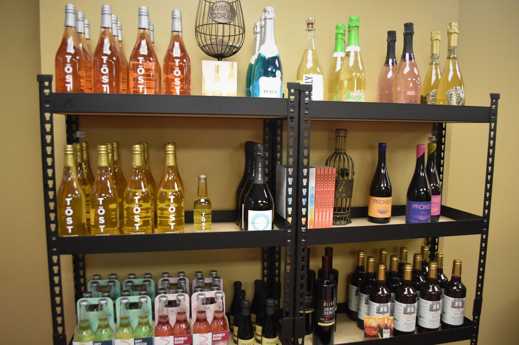 Non-alcoholic wine and spirits